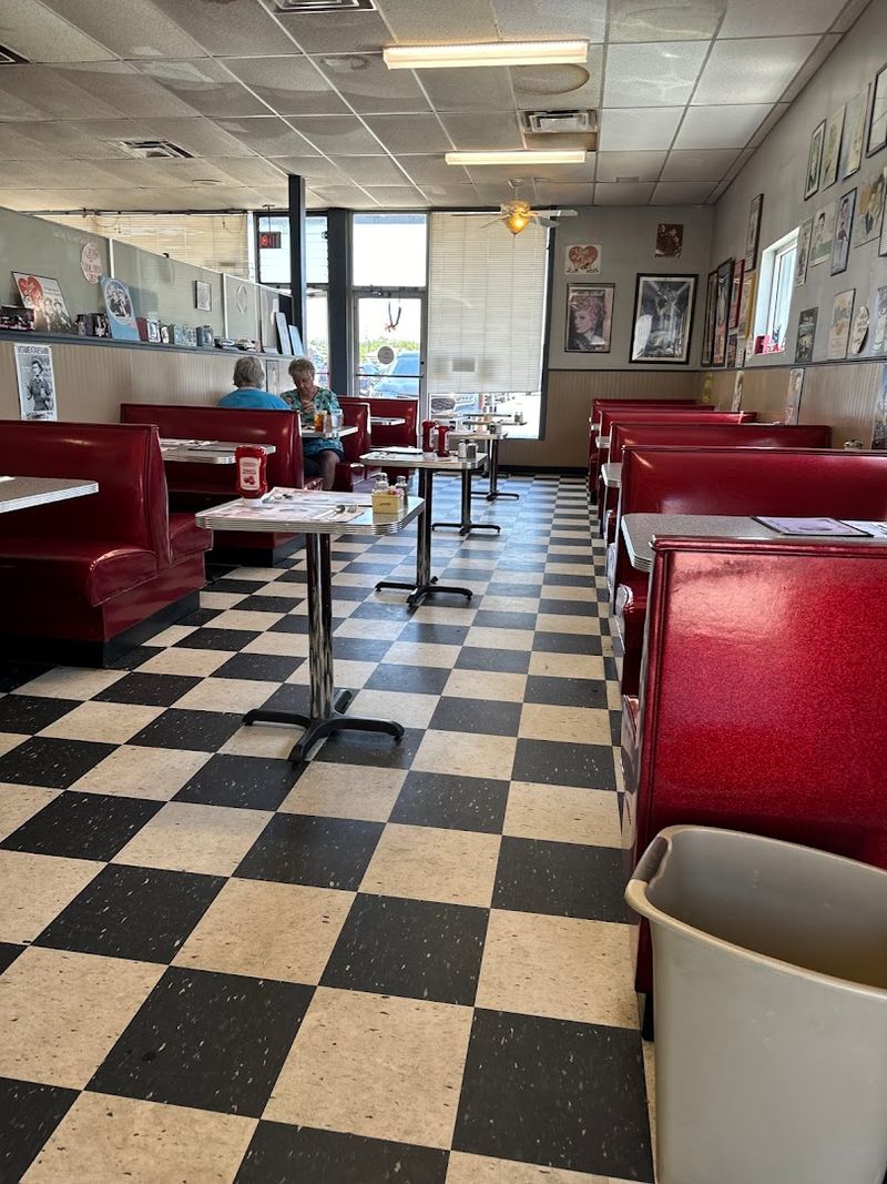 Friendly Service, Small-Town Feel