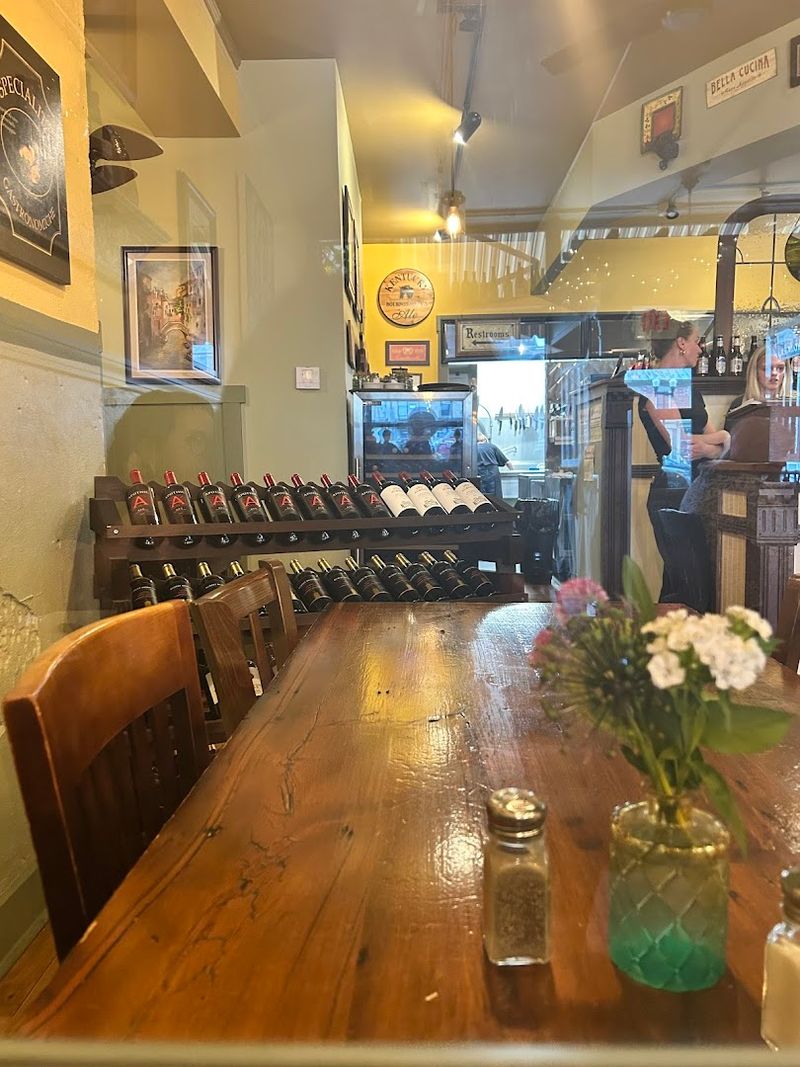 Cafe Paradiso, Urbana