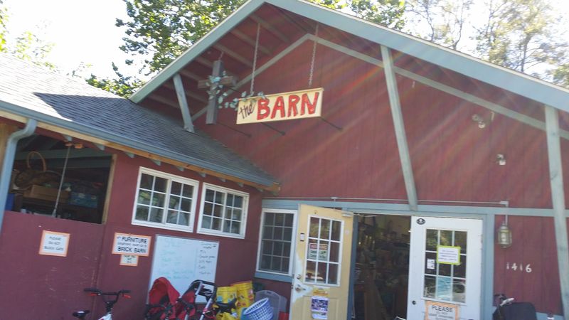 The Barn Thrift Shop, Pleasant Valley
