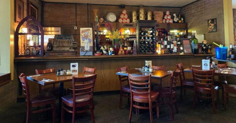 The Beloved Burger Stop Everyone Loves In Washington