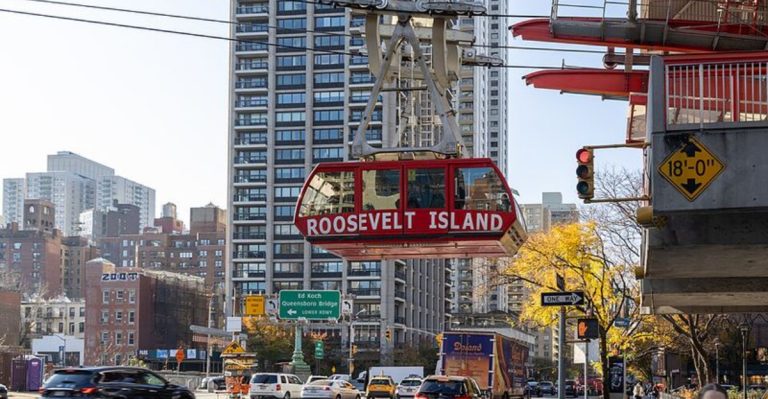 The Best $3 You’ll Spend In New York Is This Tram Ride Above The East River