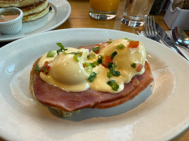 Eggs Benedict With A New York Attitude