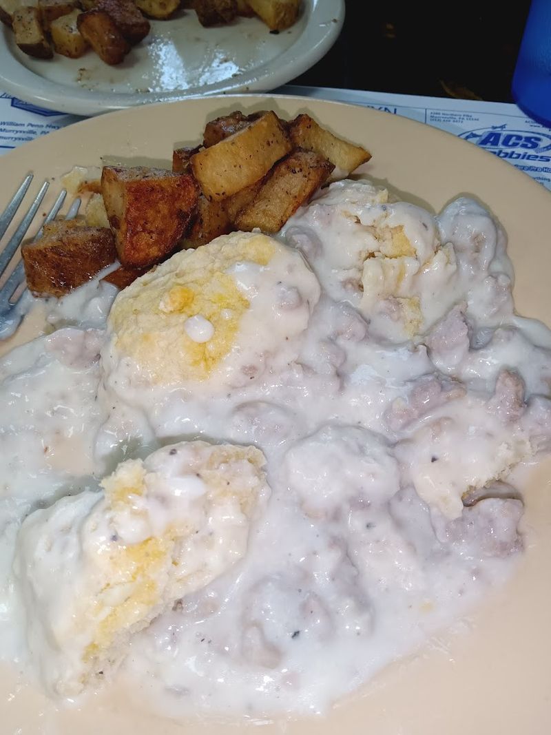 The Biscuits And Gravy Are Genuinely Worth A Road Trip The Biscuits And Gravy Are Genuinely Worth A Road Trip