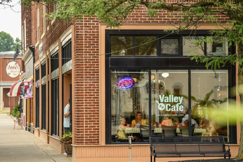 Valley Café – Wadsworth