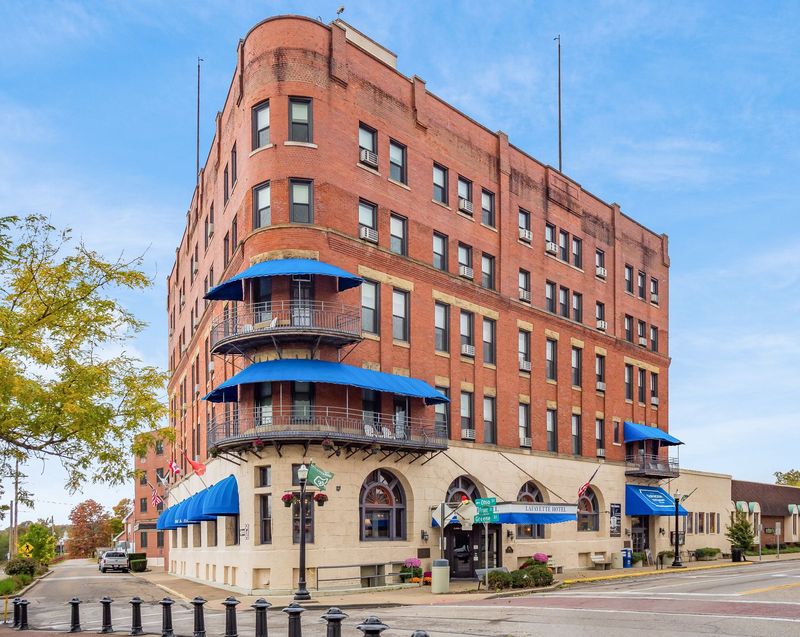 Riverfront Bar & Grill, Marietta