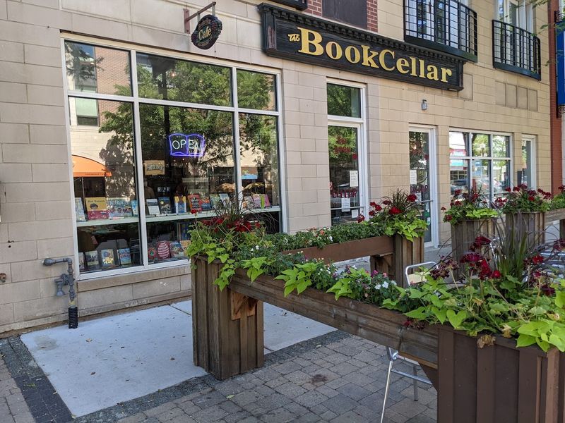 The Book Cellar, Chicago