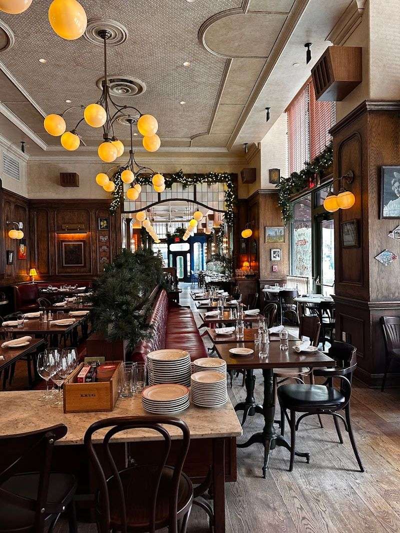 Finding Le Suprême On Washington Boulevard