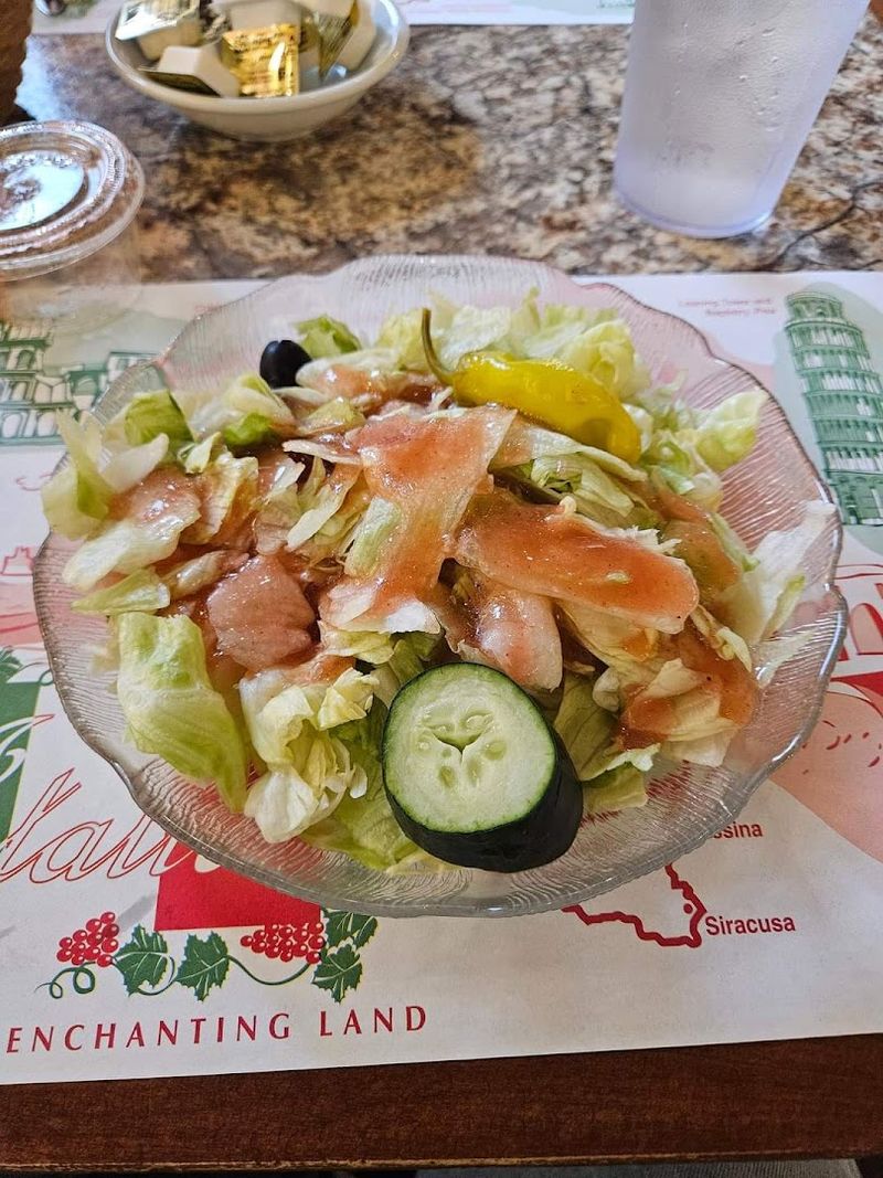 A Salad and Dressing Combo That Steals the Spotlight