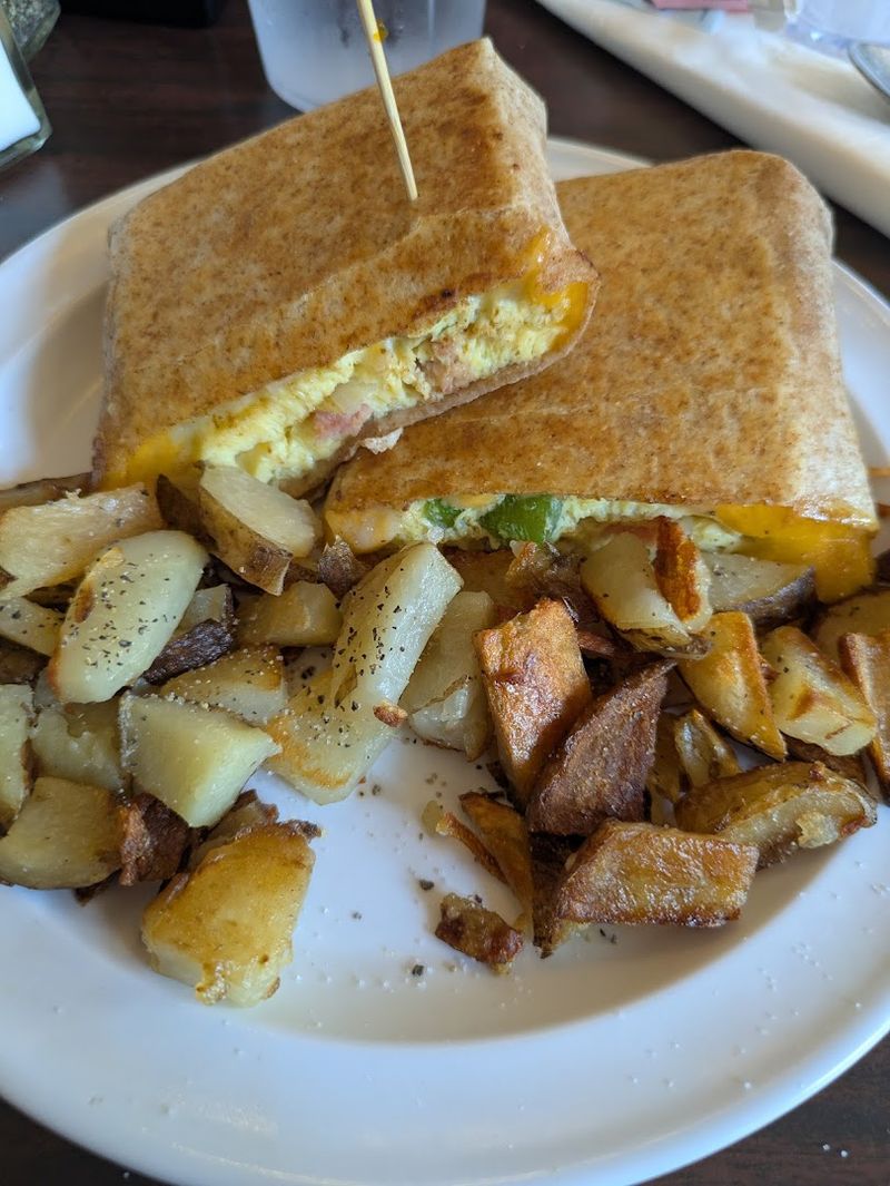 Lunch Options Worth Sticking Around For