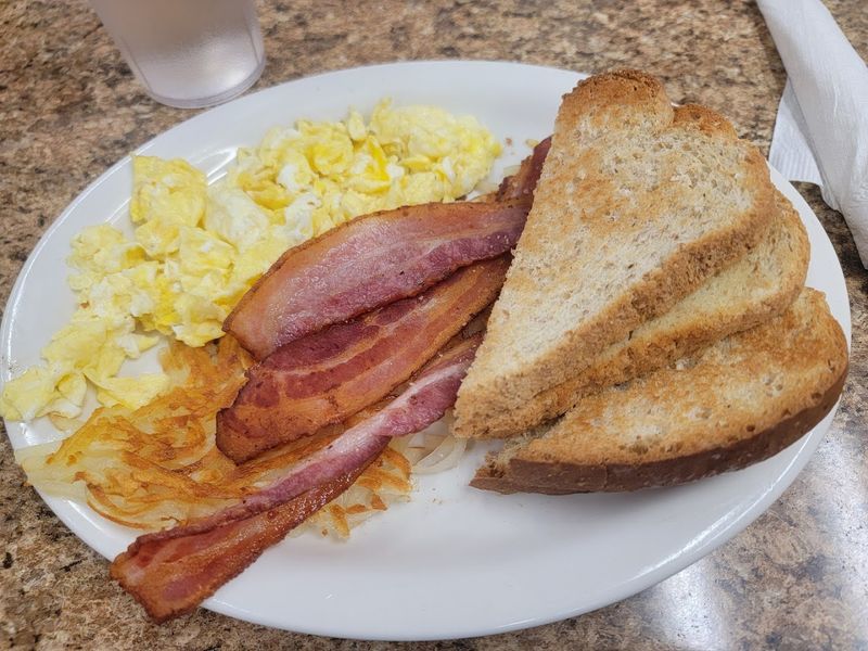 The Breakfast Plate That Stops You Mid-Sentence