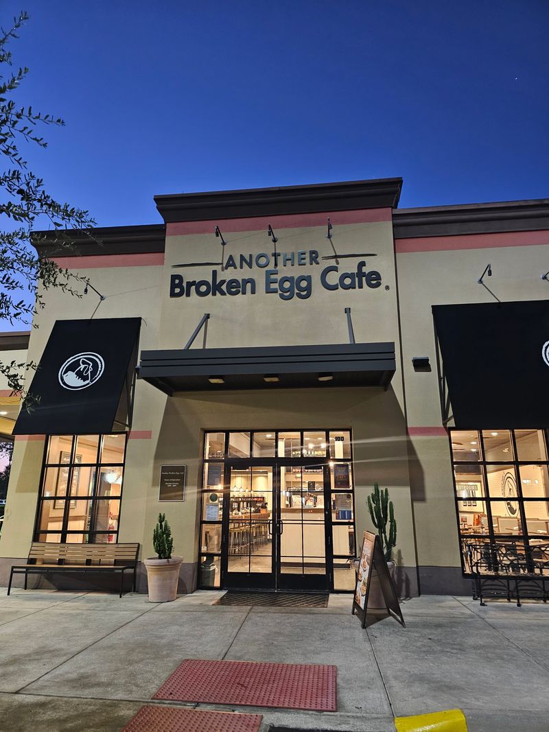 Another Broken Egg Cafe – Winter Park