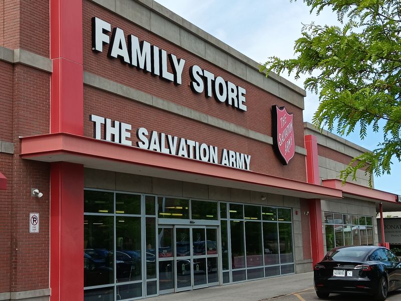 The Salvation Army Family Store & Donation Center – Chicago (2270 N Clybourn Ave)