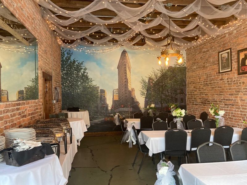 Manhattan's Pub 'n Cheer, Toledo