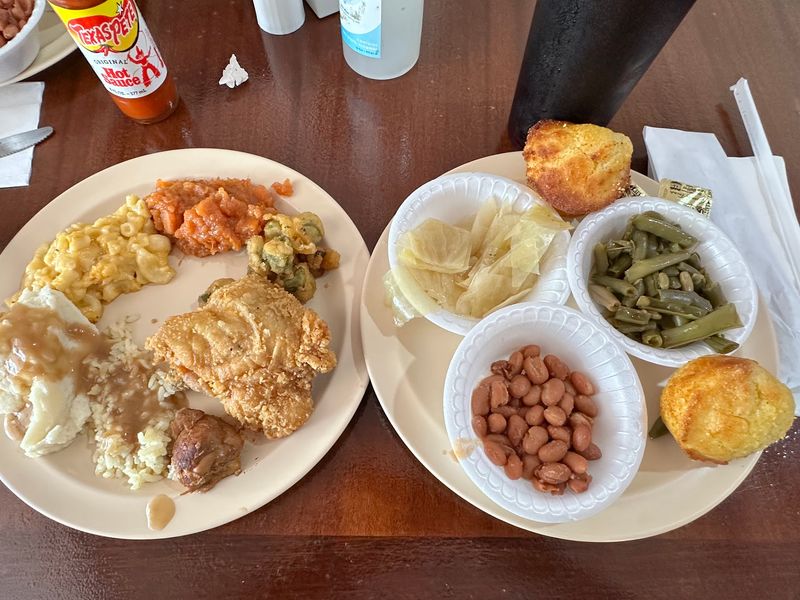 The Buffet Spread That Turns Every Meal Into A Southern Celebration