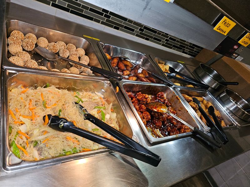 The Buffet That Punches Above Its Size