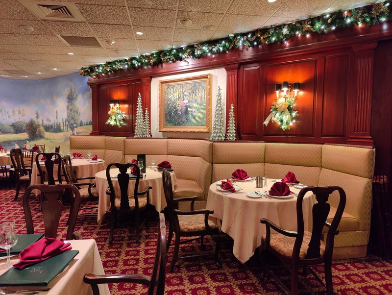 Three Distinct Dining Rooms Create Different Moods