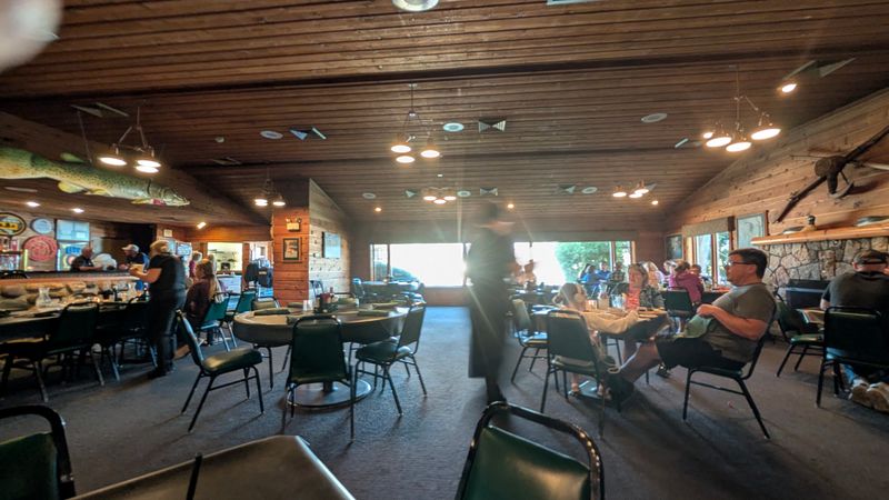 Weekend Live Music Turns Dinner into an Event