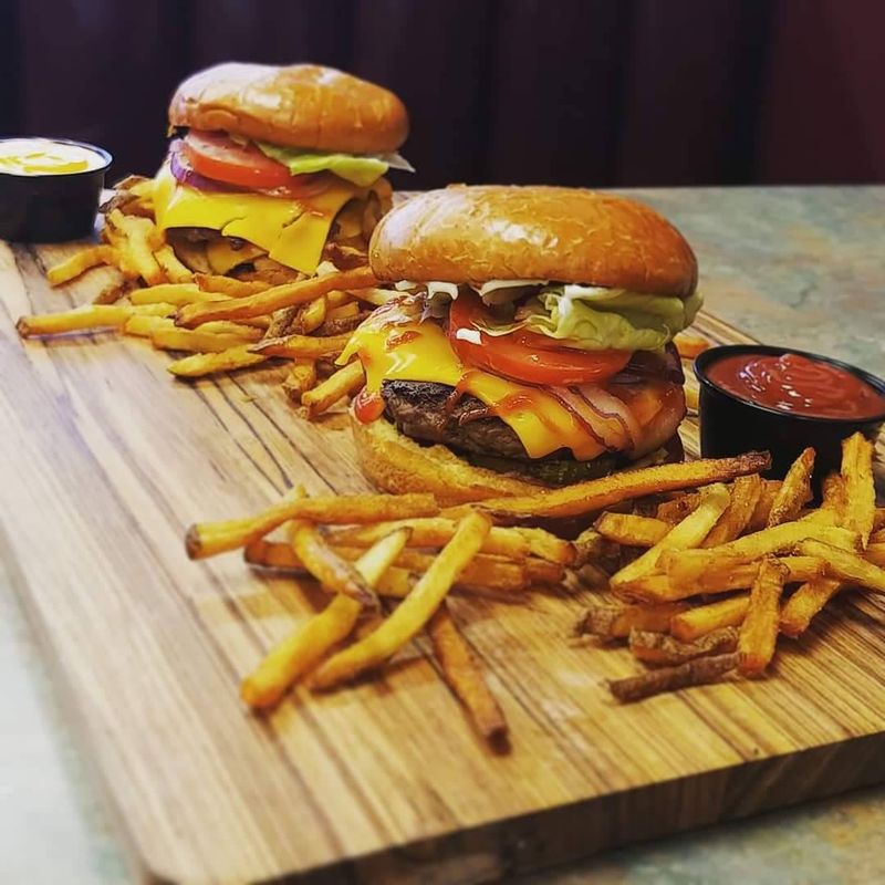 Dale's Burger Shack – Carbondale