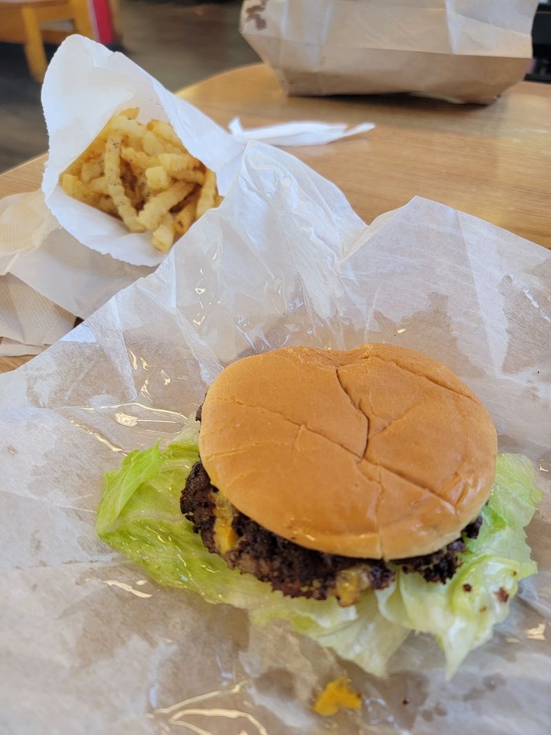 The Burger That Built a Following The Burger That Built a Following