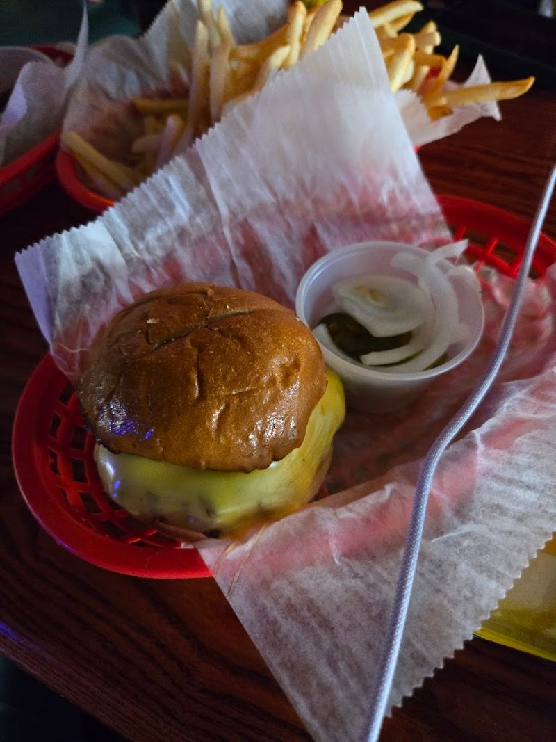 The Burger That Keeps People Coming Back Without Fail The Burger That Keeps People Coming Back Without Fail
