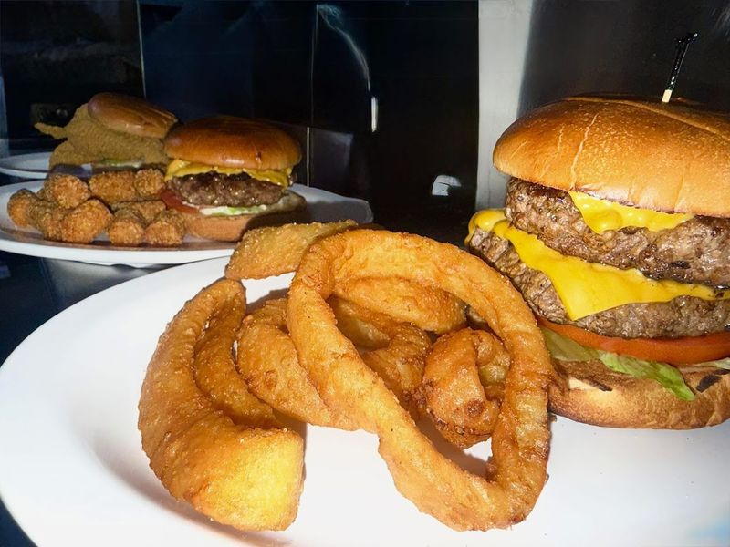 Why People Drive Miles Out Of Their Way Just To Eat Here