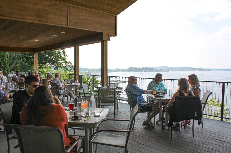 Lake Bluff Grille – Muskegon