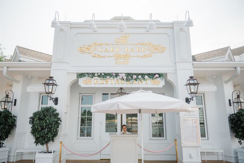 The Cake Bake Shop, Lake Buena Vista The Cake Bake Shop, Lake Buena Vista