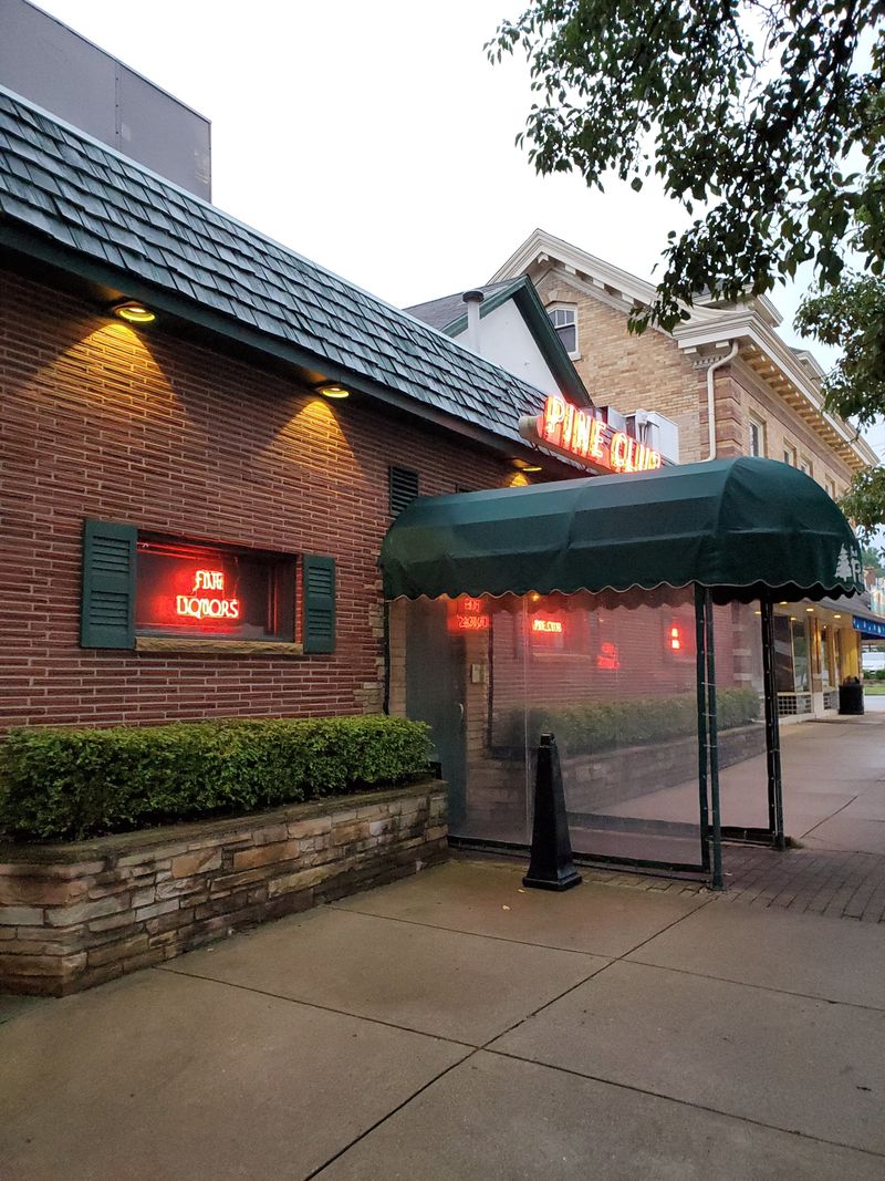 No Reservations Means Everyone Waits