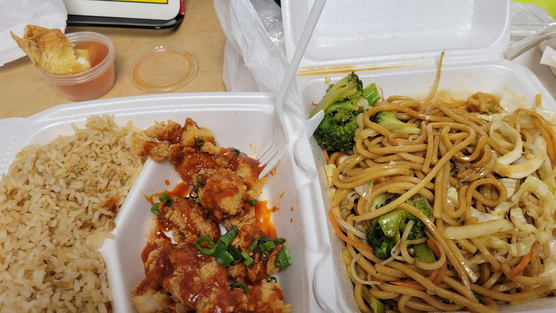 The Cashew Chicken That Keeps People Coming Back The Cashew Chicken That Keeps People Coming Back