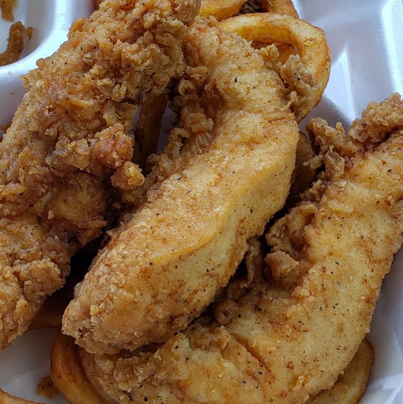 The Catfish Dinner That Commands Respect