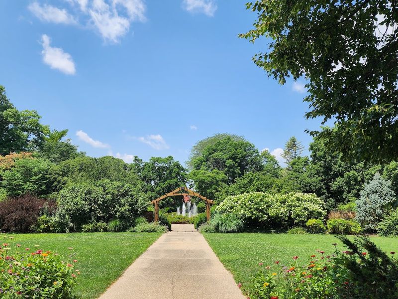 A Peaceful Spot Right Next To The Peoria Zoo