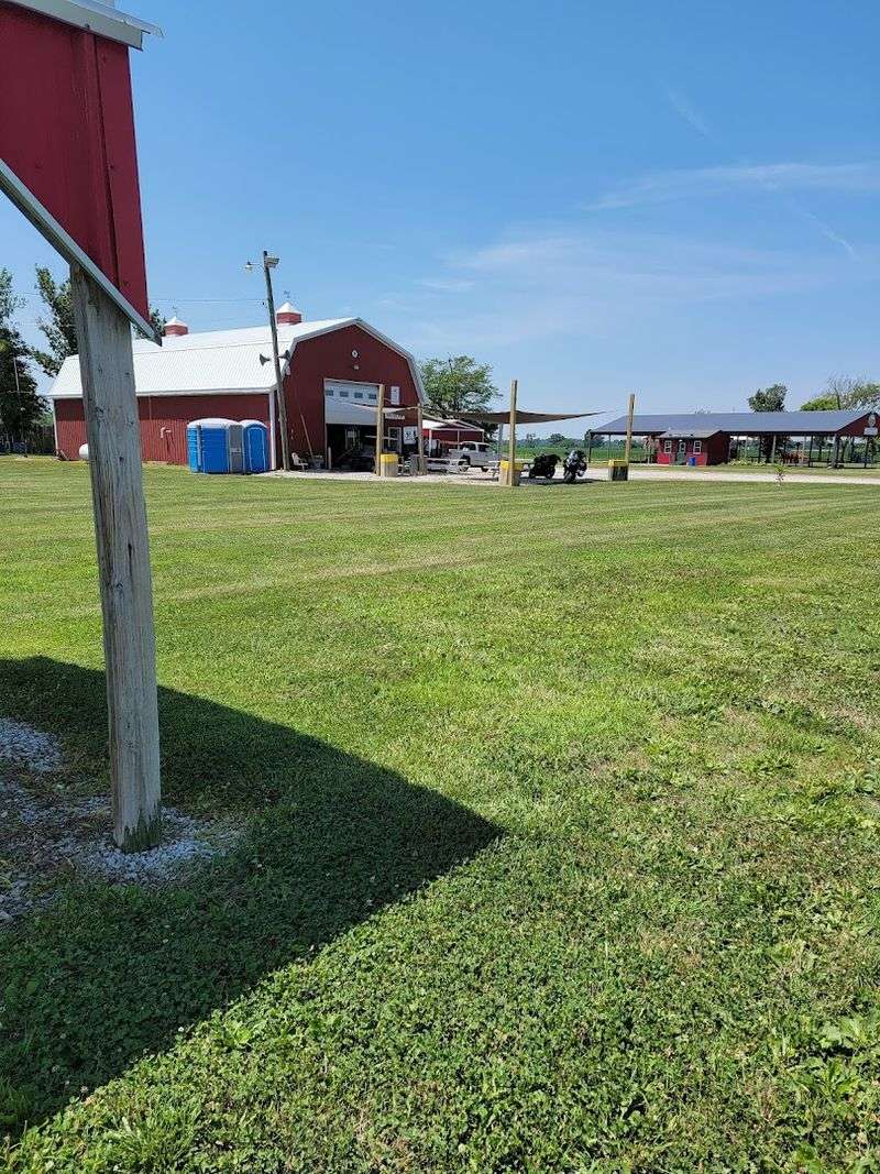 The Charming Lil Red Barn