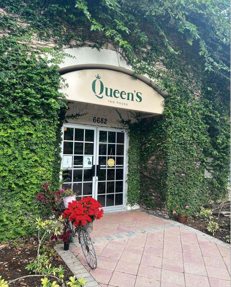Queen's Tea House — Parkland