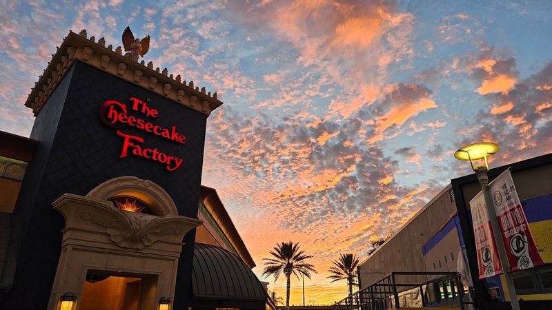 The Cheesecake Factory, Sunrise
