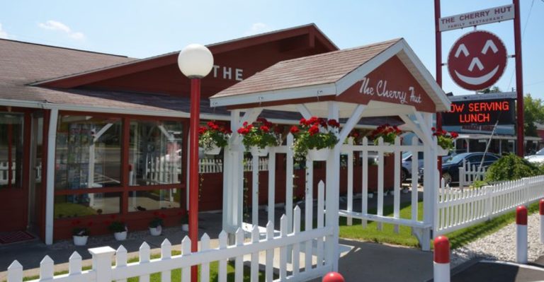 The Cherry Pie At This Michigan Small-Town Diner Is So Unforgettable, One Slice Is Never Enough