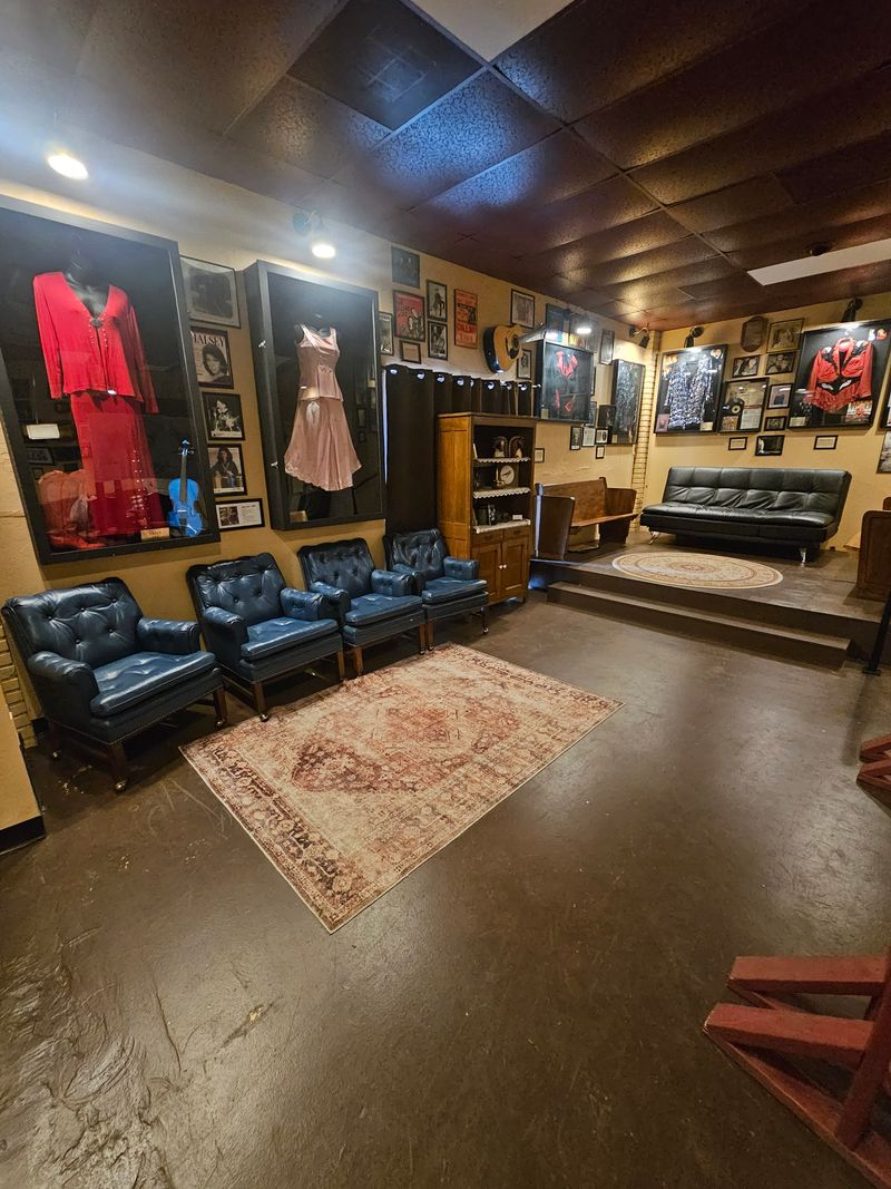 Atmosphere And Memorabilia