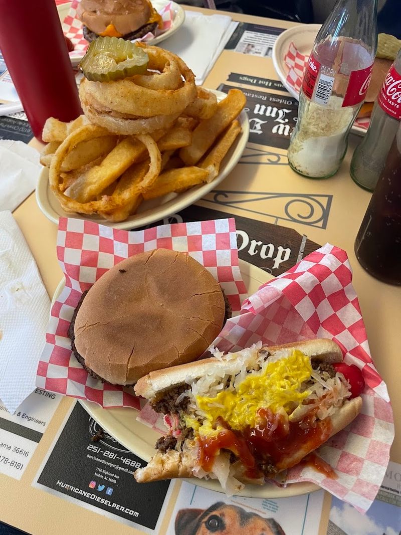 The Chili Cheeseburger That Won Over Jimmy Buffett