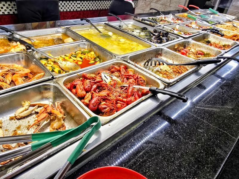 The Chinese Dishes That Share The Buffet Space