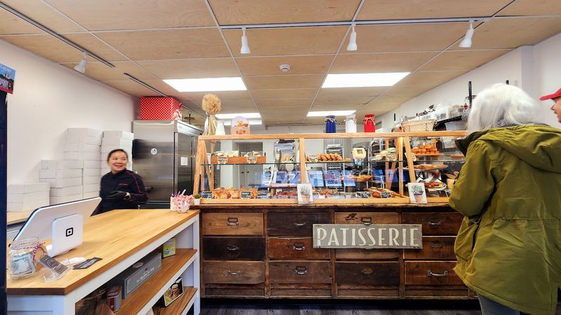 An Atmosphere That Transports You Across the Atlantic