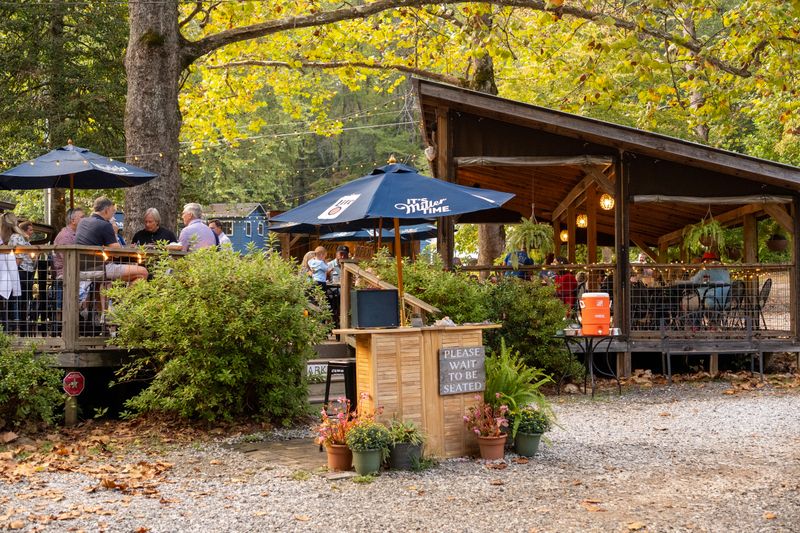 Bleu Canoe Restaurant, Clarkesville