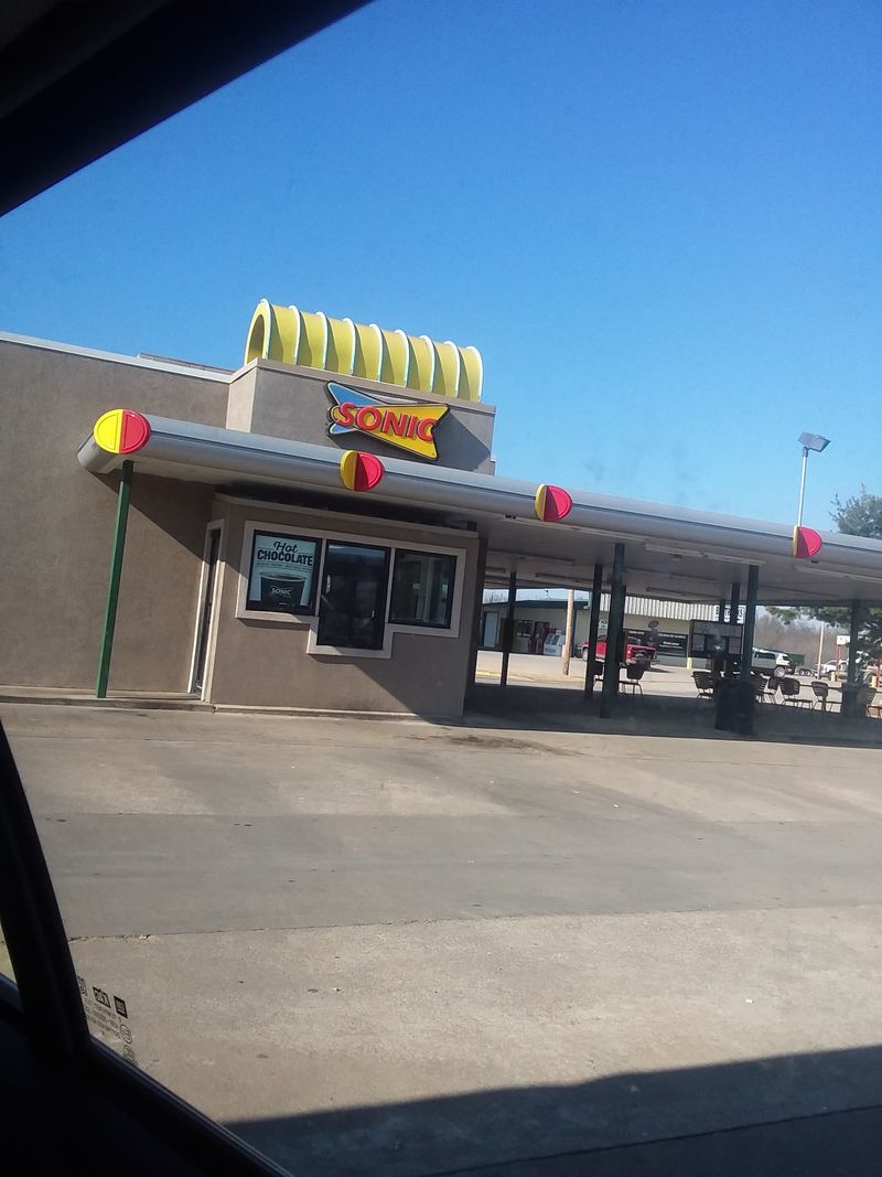 Sonic Drive-In, Waldron