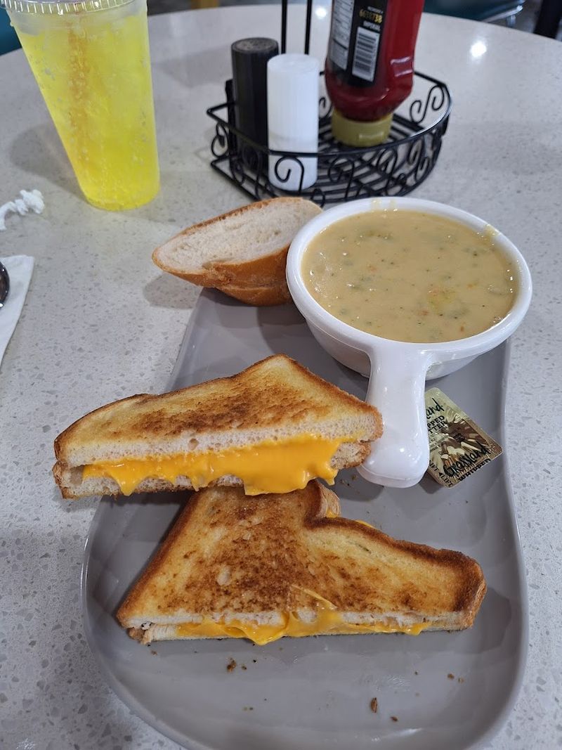 Hearty Breakfast And Lunch Menu With Real Value For Money