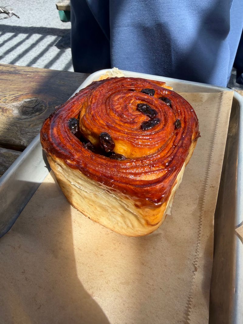 The Cinnamon Roll That Lets You Handle The Frosting