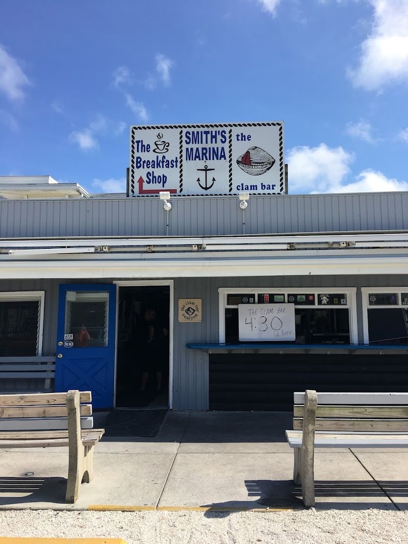 The Clam Bar At Smith's Marina
