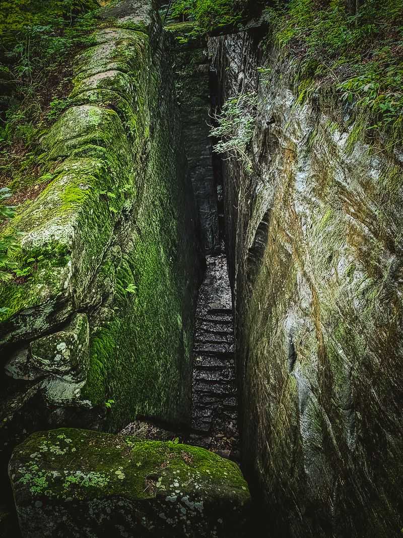 Descent Into The Rocks