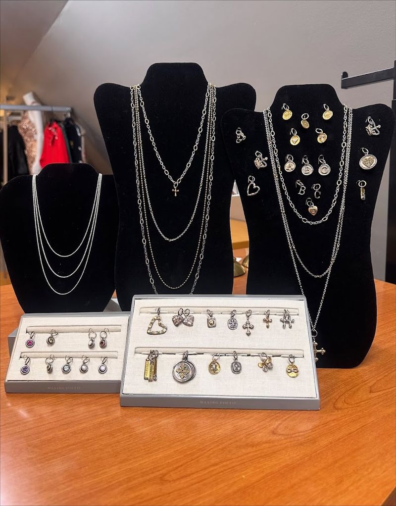 Accessories And Jewelry Add A Whole New Dimension