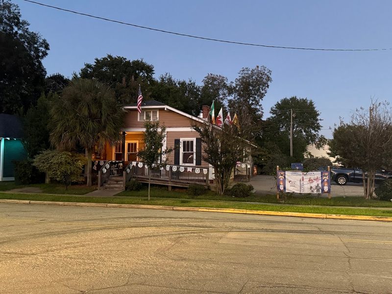 The Cock N' Bull Pub, Columbia
