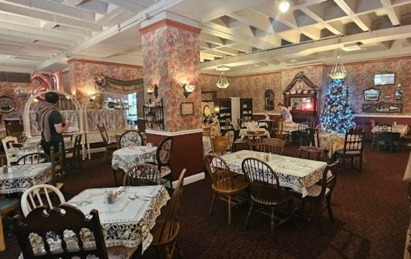 Miss Molly's Tea Room, Medina