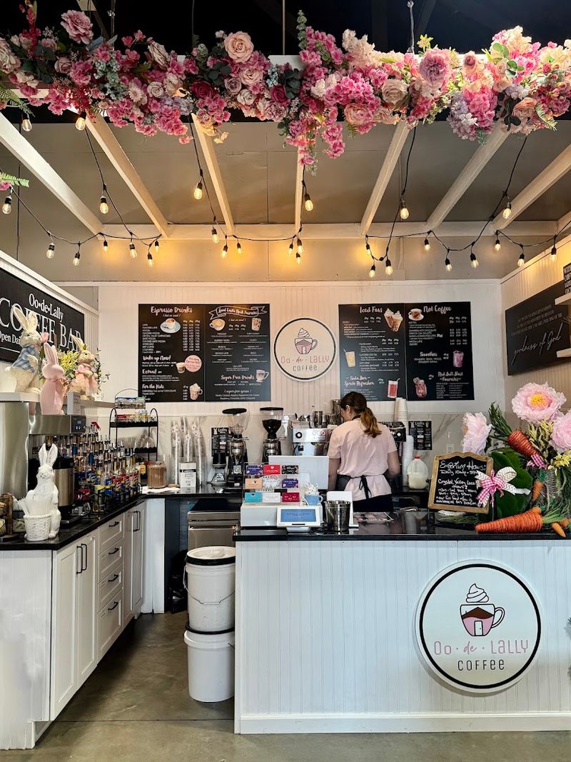 The Coffee Kiosk That Makes Browsing Better