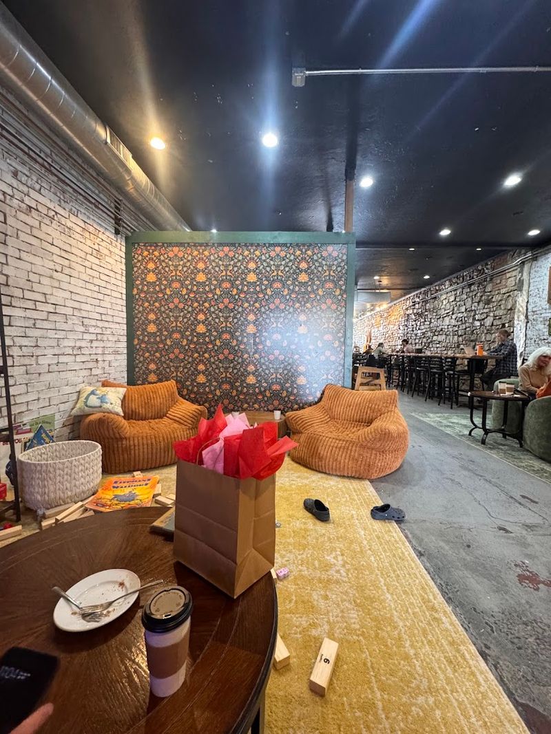 The Coffeeshop and Books on Main – Montrose